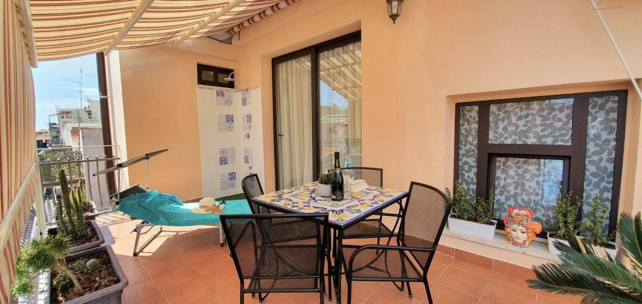 Ines Bed And Breakfast Giardini-Naxos Kültér fotó