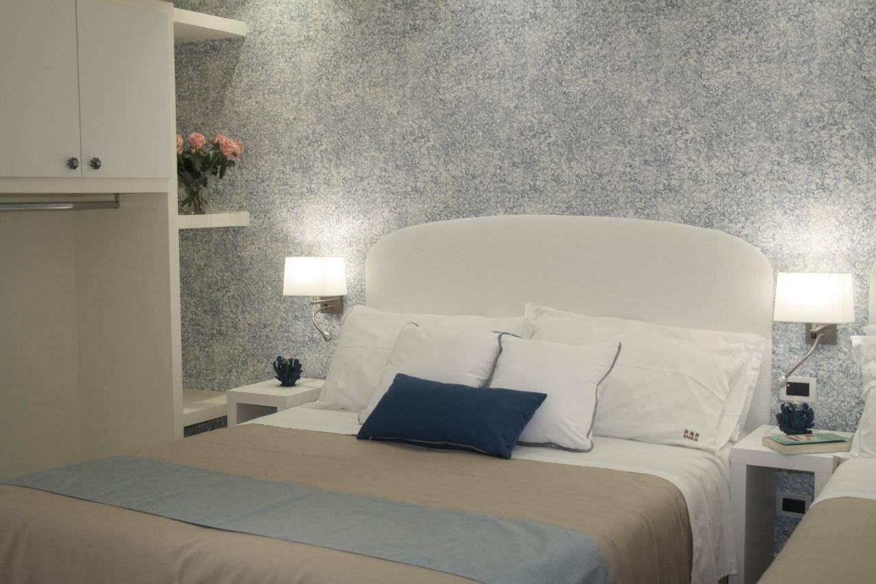 Ines Bed And Breakfast Giardini-Naxos Szoba fotó