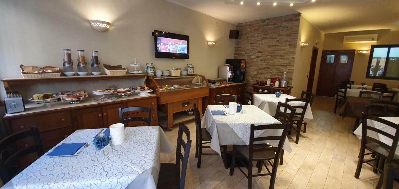 Ines Bed And Breakfast Giardini-Naxos Kültér fotó